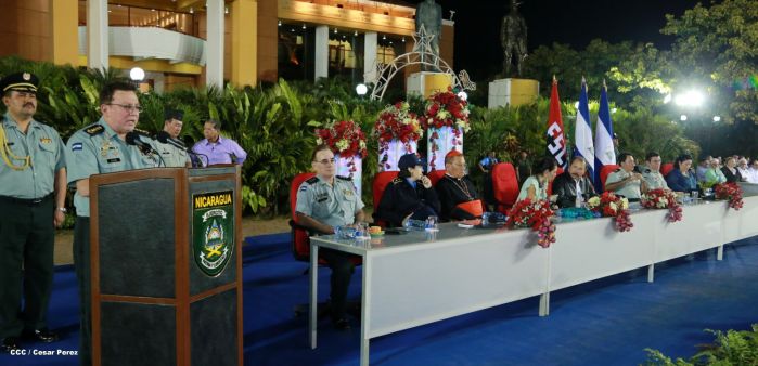 Daniel y Rosario presiden XVIII acto de graduación de cadetes del Ejército