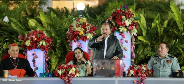 Daniel y Rosario presiden XVIII acto de graduación de cadetes del Ejército