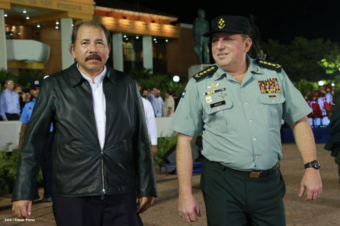 Daniel y Rosario presiden XVIII acto de graduación de cadetes del Ejército