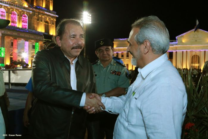 Daniel y Rosario presiden XVIII acto de graduación de cadetes del Ejército