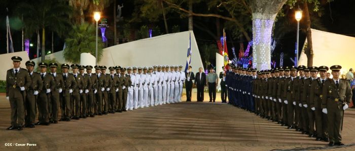 Daniel y Rosario presiden XVIII acto de graduación de cadetes del Ejército