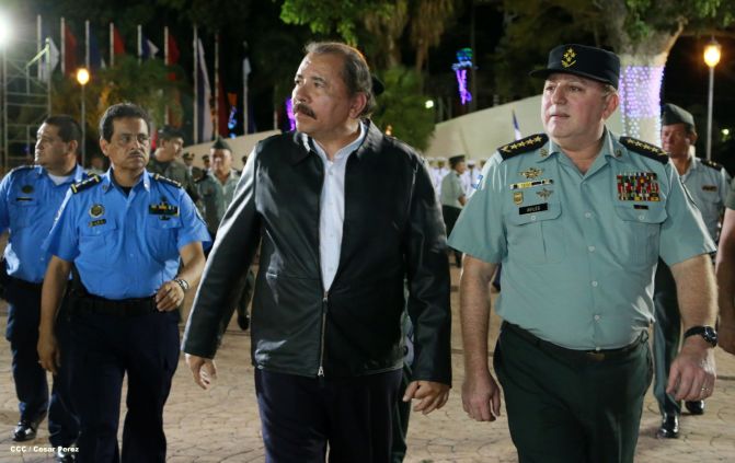Daniel y Rosario presiden XVIII acto de graduación de cadetes del Ejército