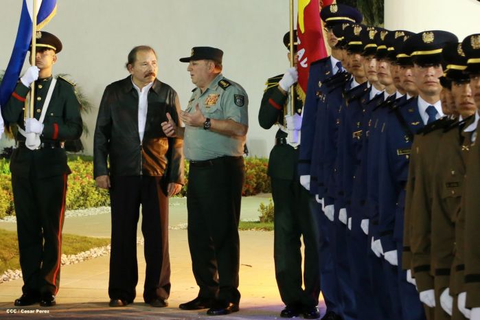 Daniel y Rosario presiden XVIII acto de graduación de cadetes del Ejército