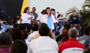 Acto en homenaje del Día de la Dignidad Nacional