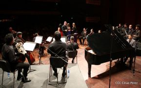 Homenaje a las Madres Nicaragüenses con Música, Canto y Paz