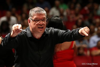 Homenaje a las Madres Nicaragüenses con Música, Canto y Paz
