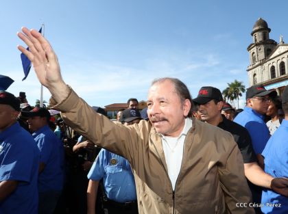 Presidente Daniel condecora póstumamente al compañero Raúl Venerio