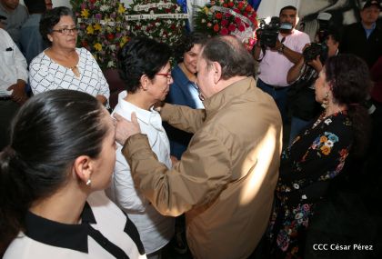 Presidente Daniel condecora póstumamente al compañero Raúl Venerio