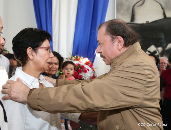 Presidente Daniel condecora póstumamente al compañero Raúl Venerio