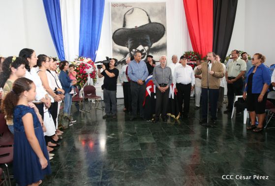 Presidente Daniel condecora póstumamente al compañero Raúl Venerio