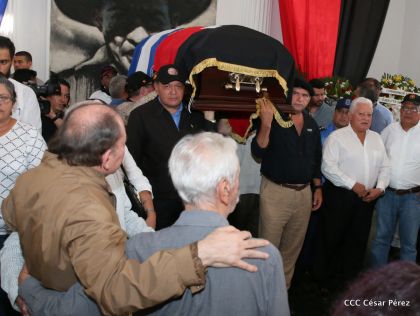 Presidente Daniel condecora póstumamente al compañero Raúl Venerio