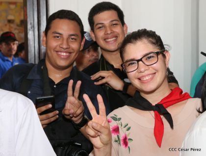 Presidente Daniel condecora póstumamente al compañero Raúl Venerio