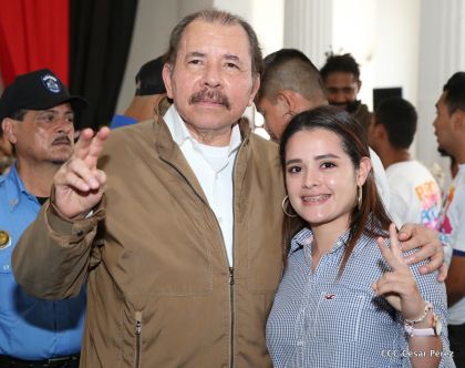 Presidente Daniel condecora póstumamente al compañero Raúl Venerio