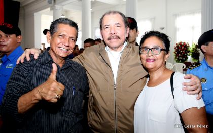 Presidente Daniel condecora póstumamente al compañero Raúl Venerio