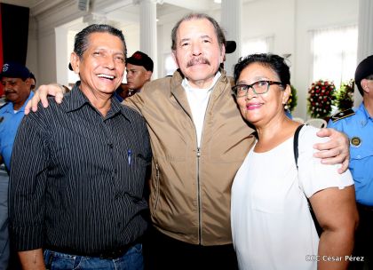 Presidente Daniel condecora póstumamente al compañero Raúl Venerio