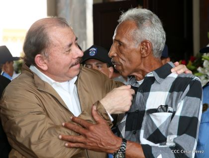 Presidente Daniel condecora póstumamente al compañero Raúl Venerio