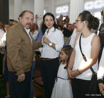 Presidente Daniel condecora póstumamente al compañero Raúl Venerio