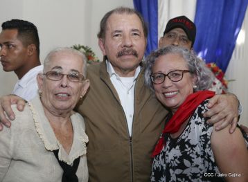 Presidente Daniel condecora póstumamente al compañero Raúl Venerio