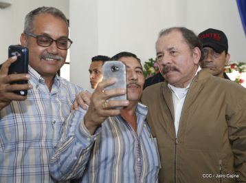 Presidente Daniel condecora póstumamente al compañero Raúl Venerio