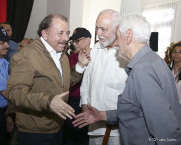 Presidente Daniel condecora póstumamente al compañero Raúl Venerio