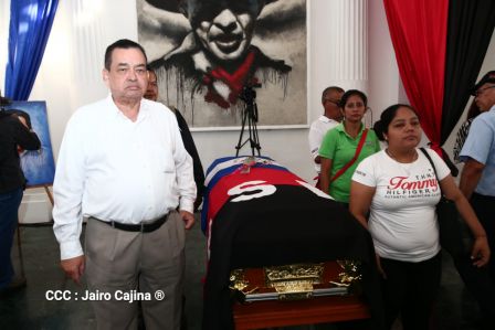 Reconocimiento al Héroe de la Paz y del Amor, Compañero Bismarck Martínez