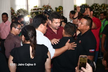 Reconocimiento al Héroe de la Paz y del Amor, Compañero Bismarck Martínez