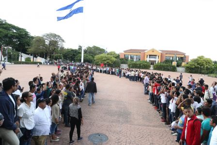 Reconocimiento al Héroe de la Paz y del Amor, Compañero Bismarck Martínez