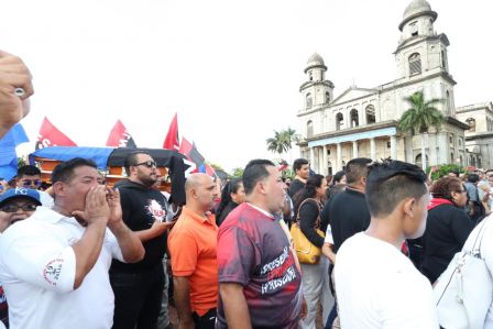 Reconocimiento al Héroe de la Paz y del Amor, Compañero Bismarck Martínez