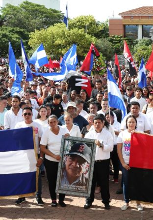 Reconocimiento al Héroe de la Paz y del Amor, Compañero Bismarck Martínez