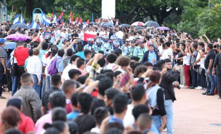 Reconocimiento al Héroe de la Paz y del Amor, Compañero Bismarck Martínez