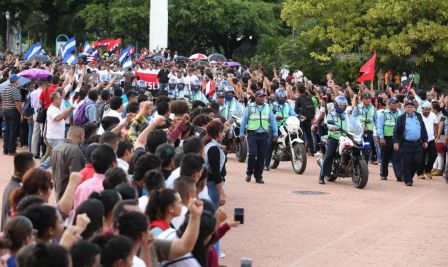 Reconocimiento al Héroe de la Paz y del Amor, Compañero Bismarck Martínez