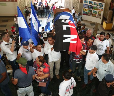 Reconocimiento al Héroe de la Paz y del Amor, Compañero Bismarck Martínez