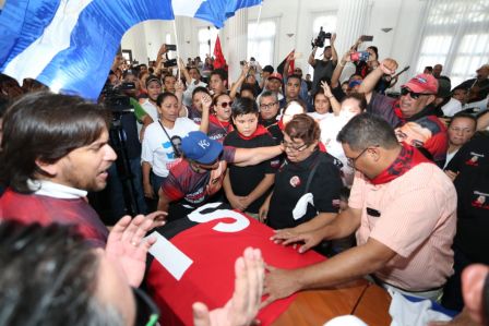 Reconocimiento al Héroe de la Paz y del Amor, Compañero Bismarck Martínez