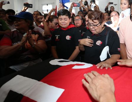 Reconocimiento al Héroe de la Paz y del Amor, Compañero Bismarck Martínez