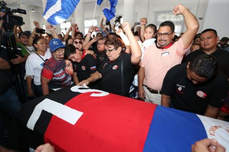 Reconocimiento al Héroe de la Paz y del Amor, Compañero Bismarck Martínez