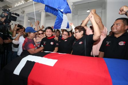 Reconocimiento al Héroe de la Paz y del Amor, Compañero Bismarck Martínez