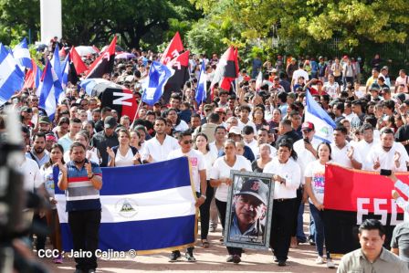 Reconocimiento al Héroe de la Paz y del Amor, Compañero Bismarck Martínez