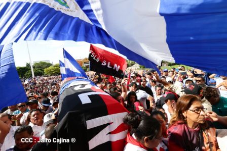 Reconocimiento al Héroe de la Paz y del Amor, Compañero Bismarck Martínez