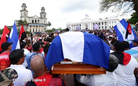 Reconocimiento al Héroe de la Paz y del Amor, Compañero Bismarck Martínez