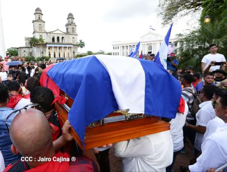 Reconocimiento al Héroe de la Paz y del Amor, Compañero Bismarck Martínez