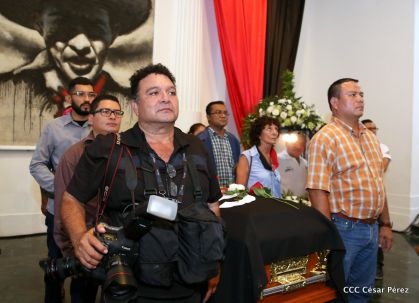 Reconocimiento al Héroe de la Paz y del Amor, Compañero Bismarck Martínez