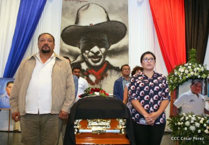 Reconocimiento al Héroe de la Paz y del Amor, Compañero Bismarck Martínez