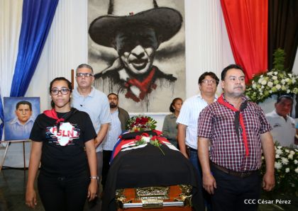 Reconocimiento al Héroe de la Paz y del Amor, Compañero Bismarck Martínez