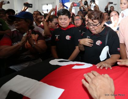 Reconocimiento al Héroe de la Paz y del Amor, Compañero Bismarck Martínez