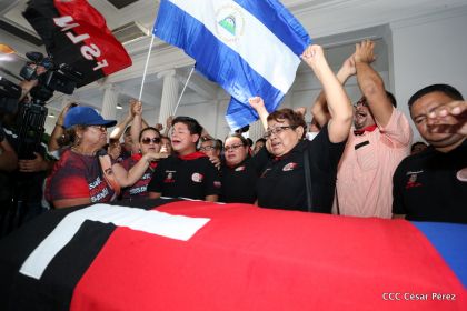 Reconocimiento al Héroe de la Paz y del Amor, Compañero Bismarck Martínez