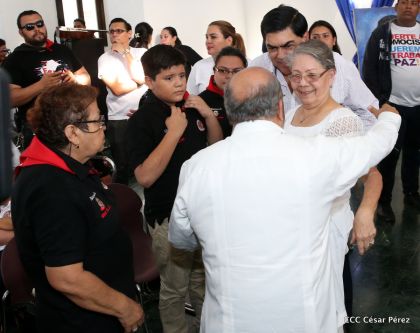 Reconocimiento al Héroe de la Paz y del Amor, Compañero Bismarck Martínez