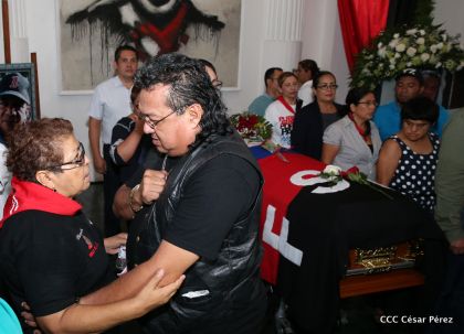 Reconocimiento al Héroe de la Paz y del Amor, Compañero Bismarck Martínez