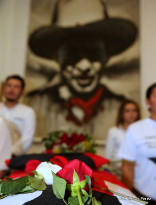 Reconocimiento al Héroe de la Paz y del Amor, Compañero Bismarck Martínez