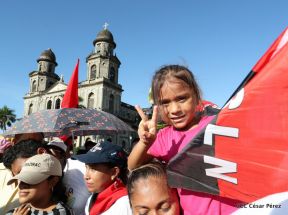 Homenaje al héroe del amor Bismarck Martínez