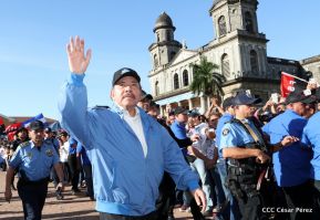 Homenaje al héroe del amor Bismarck Martínez